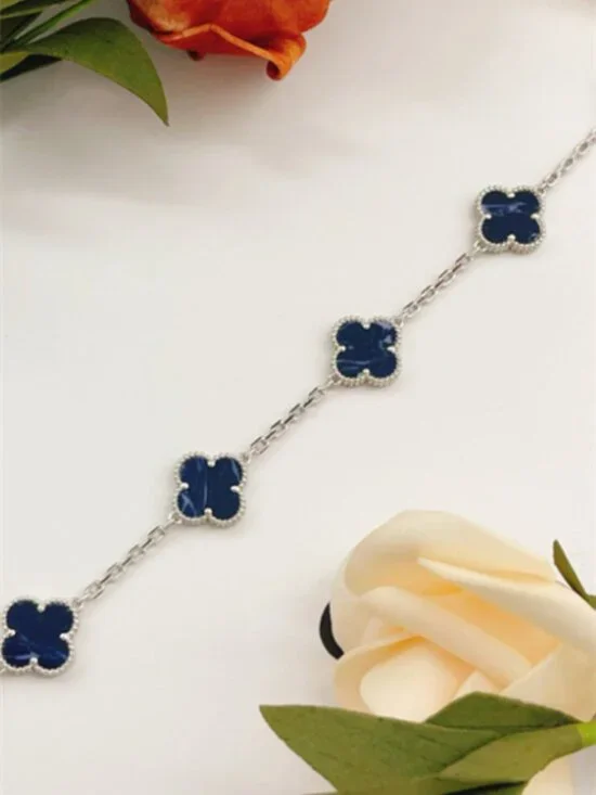 ✨ Van Cleef & Arpels Black Bracelet ✨ - Picture 3 of 4